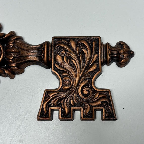 Coppercraft Guild Syroco decorative key wall decor - Picture 2 of 8